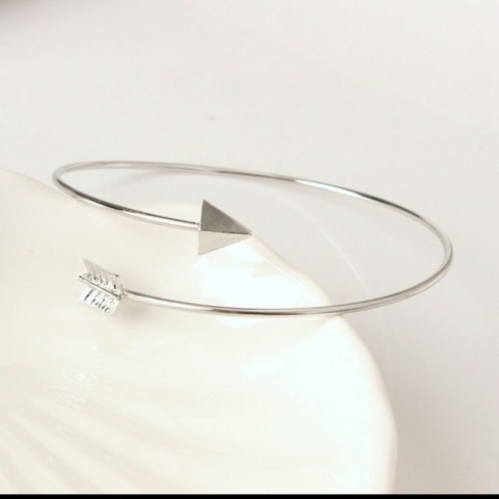NEW Arrow Bangle 🦋 - Picture 2 of 3